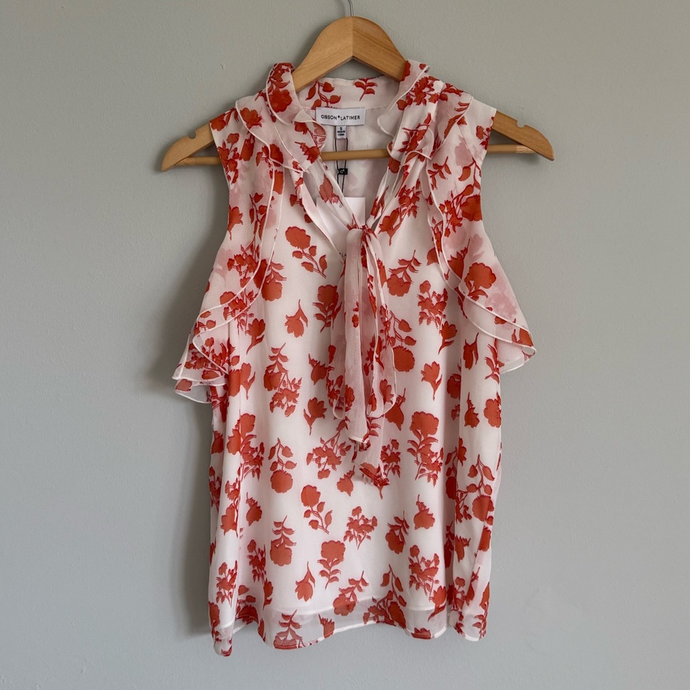 NWT Gibson Latimer White Dove Sleeveless Floral Ruffle Blouse